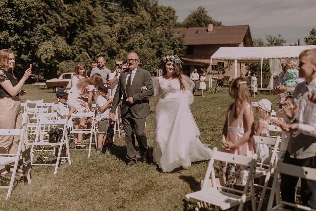 Сад и природа вокруг агроусадьбы