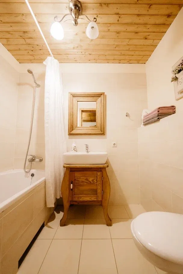 Double Room thumbnail 3